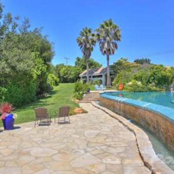 Private Estate Magnificent Views Private Estate Magnificent Views